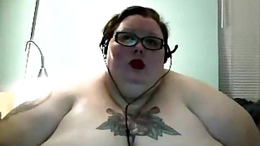 SSBBW mom chating and show her fat body