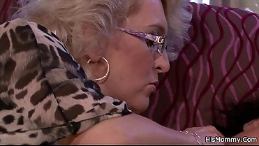 Gf and mom go lesbian