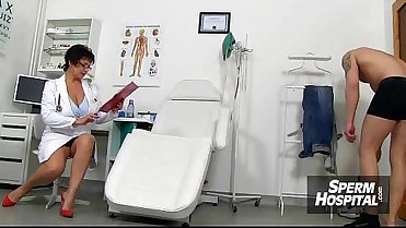 Sexy Vanessa a fine redhead lady stockings sex