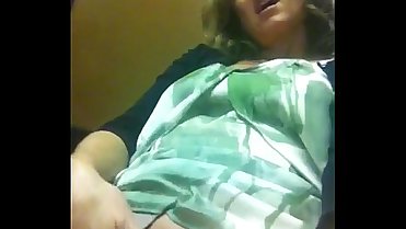 milf pervert mom fingering her pussy