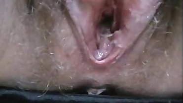 Saggy juggs mommy with hairy used cunt