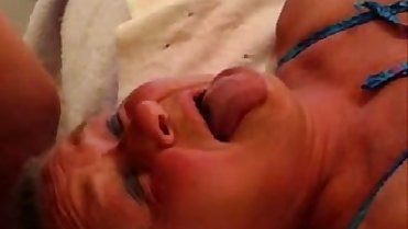 Facial on my mom. This is a great stolen video!