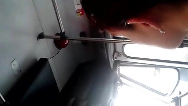 ENCOXCANDO DEDO CASADA MADURA BUS (PANTO BLANCO) 1