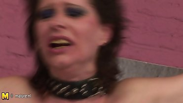 Hot creampie sex for mature mom