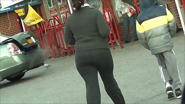 Salvadorean Older Mom IN Spandex