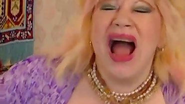 Chubby Granny Enjoys Fisting and Fucknig