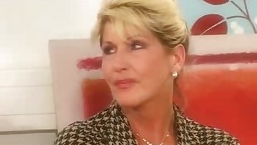 RENATE 60+ mom in a 3somme