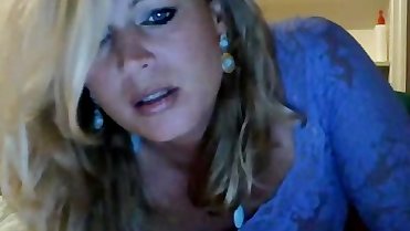 blonde milf pussy suck