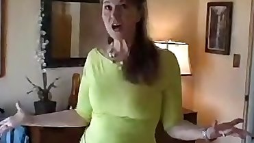 Hot MILF Gets An Awesome Welcome Home