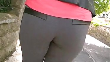 Candid milf ass in tight pants. Shantae from DATES25.COM